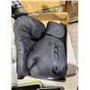 Image 1 : Boxing gloves