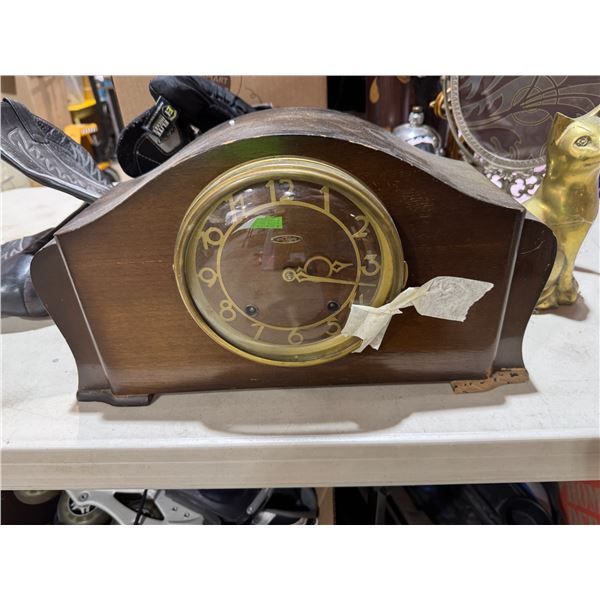 Mantle clock