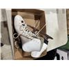 Image 2 : Figure skates size 5