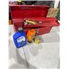 Image 1 : Toolbox and fluids