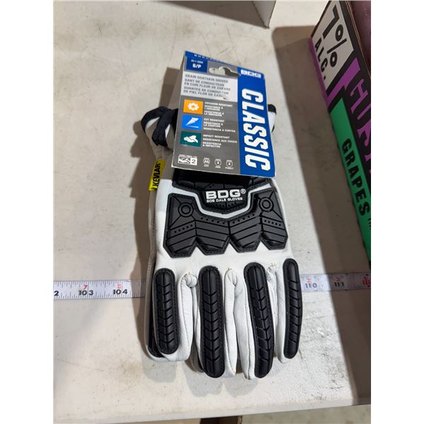 Small goat, skin gloves, new