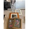 Image 1 : Picture frames in vase