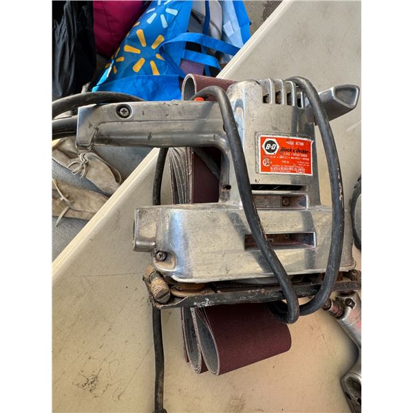 Black & Decker sander with sandpaper