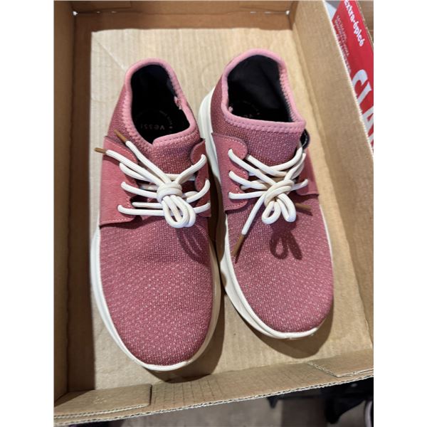 Shoes size 6