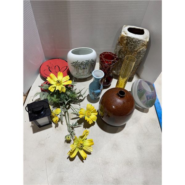 Vases and decor