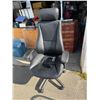 Image 1 : Office Chair