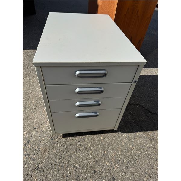 Drawered cabinet