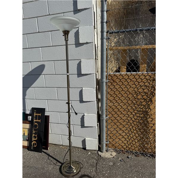 Floor lamp