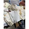 Image 2 : Linens