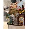 Image 1 : Assorted collectibles