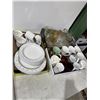 Image 1 : Glasses and dishes