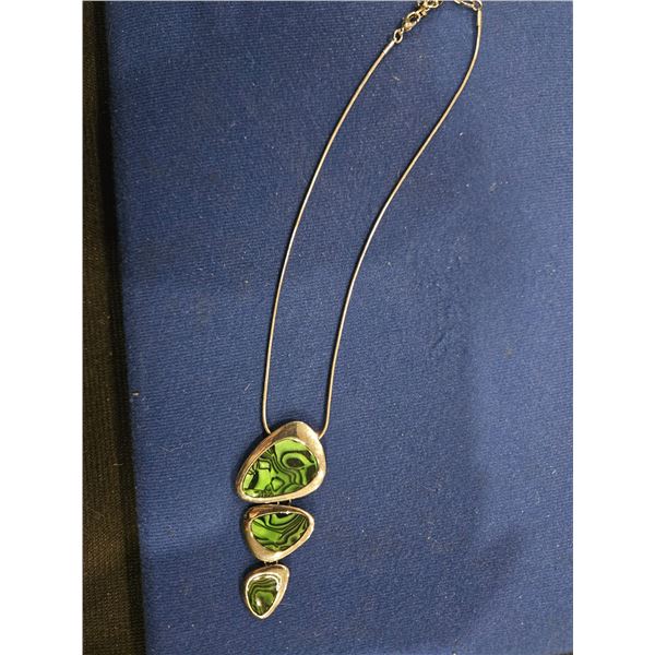 3 stone necklace