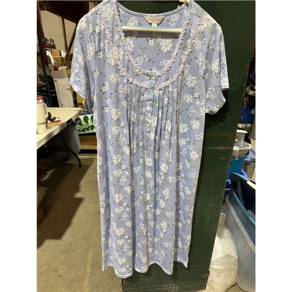 Laura Ashley nightgown size XL