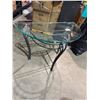 Image 1 : D table