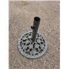 Image 2 : Umbrella stand has cracking base picture