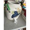 Image 1 : Bottled water dispenser