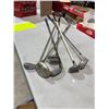 Image 1 : Golf clubs