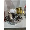 Image 1 : Pot disposable cutlery, and plates