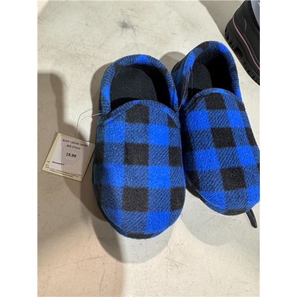 Child slippers size 11–12 and WT