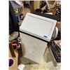 Image 1 : New frost garbage can
