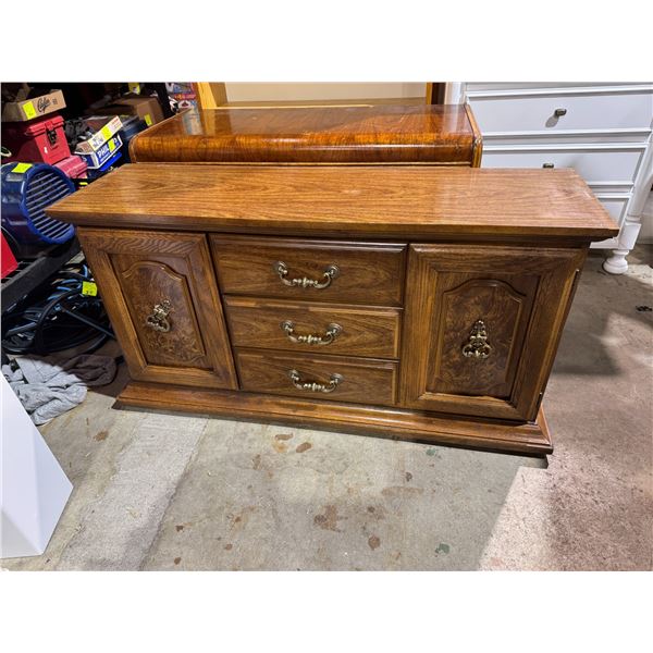 Sideboard/dresser