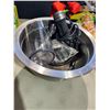 Image 1 : Small crockpot, mixing bowl, KitchenAid mixer