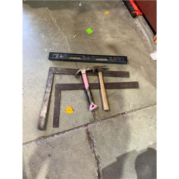 Square's hammers level