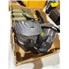Image 2 : Paintball items