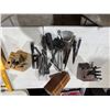 Image 1 : Knives and knife blocks