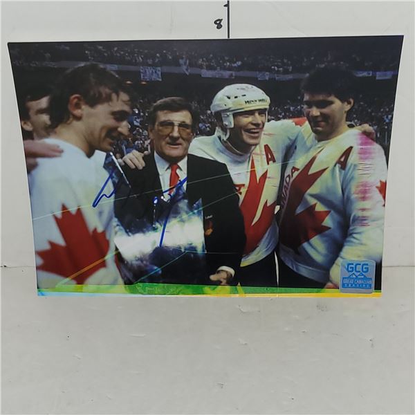 Signed Wayne Gretzky Photo w/ COA 8x10