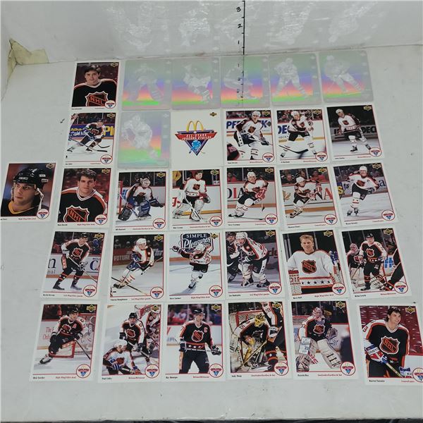 Lot of Vintage Upper Deck Hockey Cards