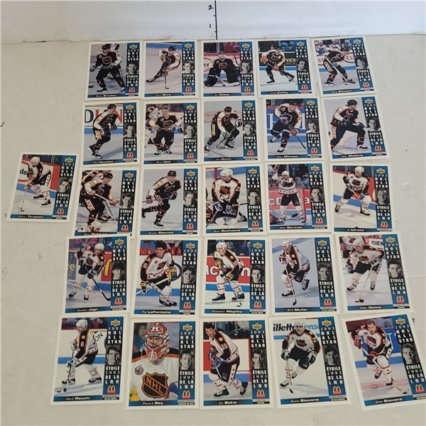 Lot of Vintage Upper Deck Hockey Cards