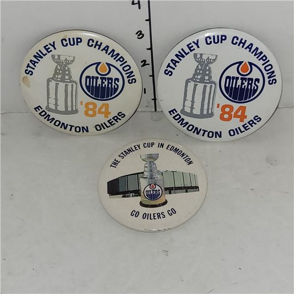 Lot of Vintage Edmonton Oilers Buttons