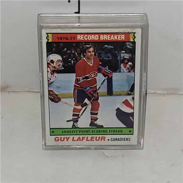 Lot of 24 1977-78 Topps NHL Star Hockey Cards in Hard Shell Case