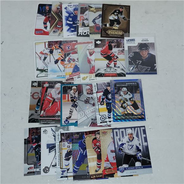 Lot of 25 NHL Rookie Cards - Star Included