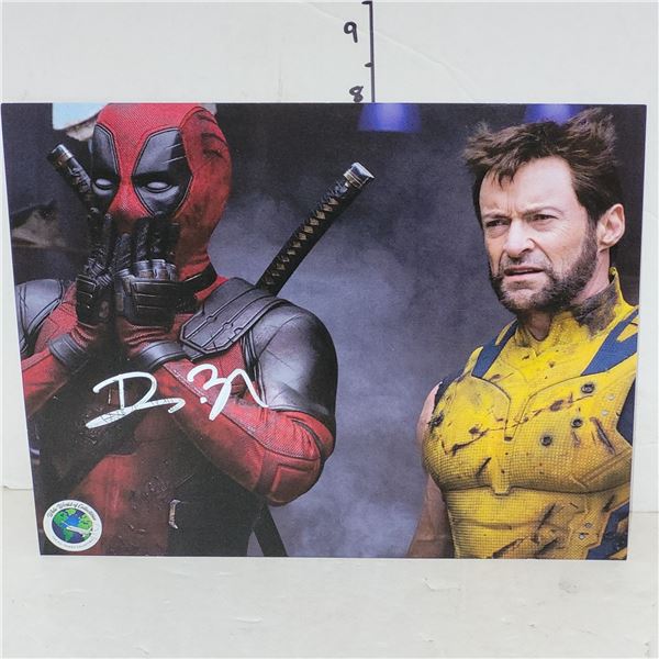 Signed Ryan Reynolds Deadpool Photo w/ COA 8x10