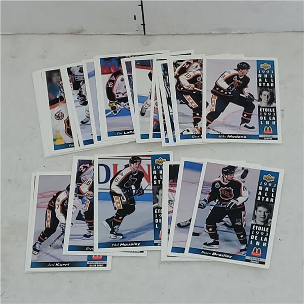 Lot of Vintage Upper Deck Hockey Cards