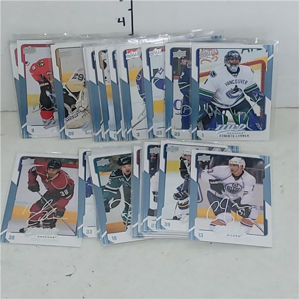 Lot of 36 2008 Upper Deck MVP Silver Script Rookies & Stars NHL - Mint