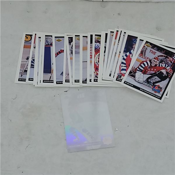 Lot of Vintage Upper Deck Hockey Cards
