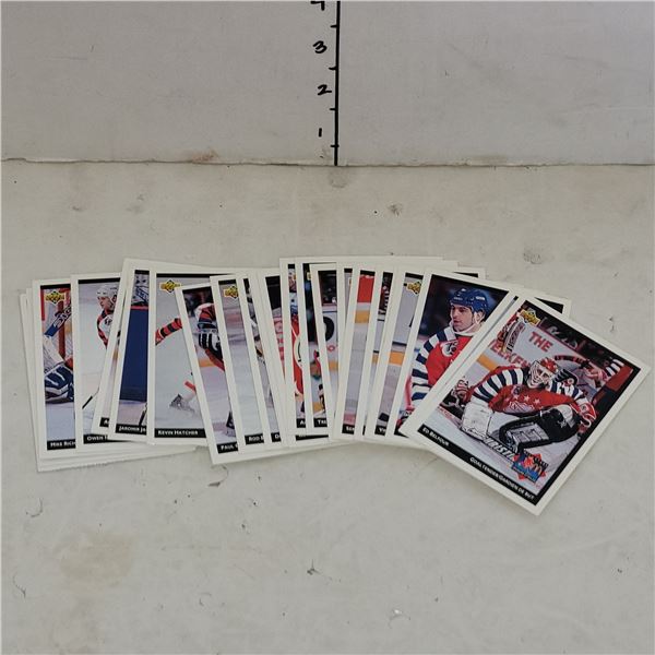 Lot of Vintage Upper Deck Hockey Cards