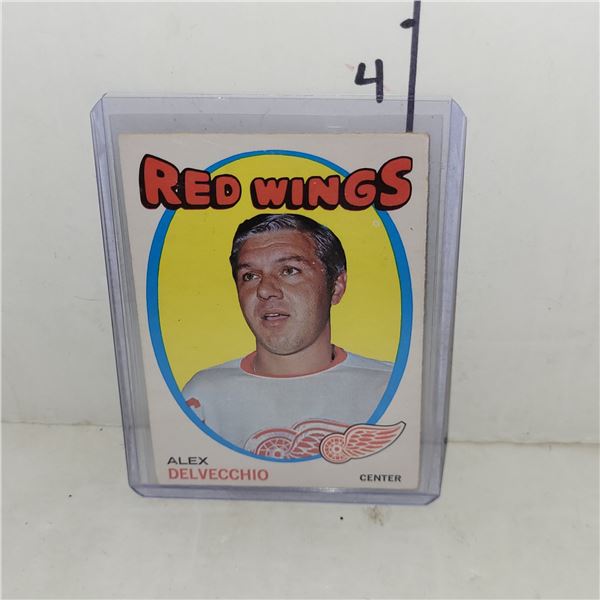 1971-72 Alex Delvecchio Hockey Card