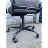 Image 5 : Reclining Hydraulic Gaming Chair With Foot Rest Attached