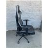 Image 7 : Reclining Hydraulic Gaming Chair With Foot Rest Attached
