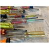 Image 8 : Lot of 30 Assorted Screw Drivers - Philips - Robertson - Flathead