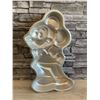 Image 2 : Mickey Mouse Vintage 1970s Aluminum Wilton Cake Pan - Model: 515-1805