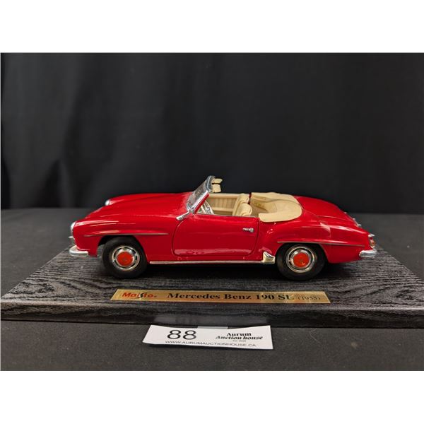 1:18 Scale 1955 Mercedes Benz on stand