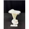 Image 2 : 6" Tall Milk Glass Tulip Vase