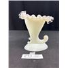 Image 3 : 6" Tall Milk Glass Tulip Vase