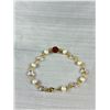 Image 2 : Lovely Gold Linked Pearls Bracelet