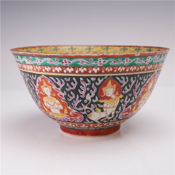 Chinese Bencharong Famille Rose Bowl